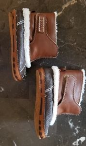 Infant Izod booties 3